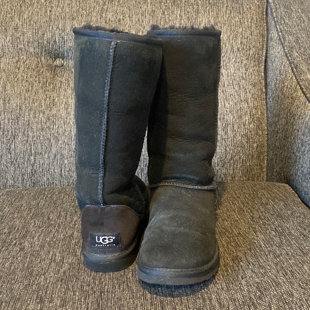 Tall black Uggs, women size 5